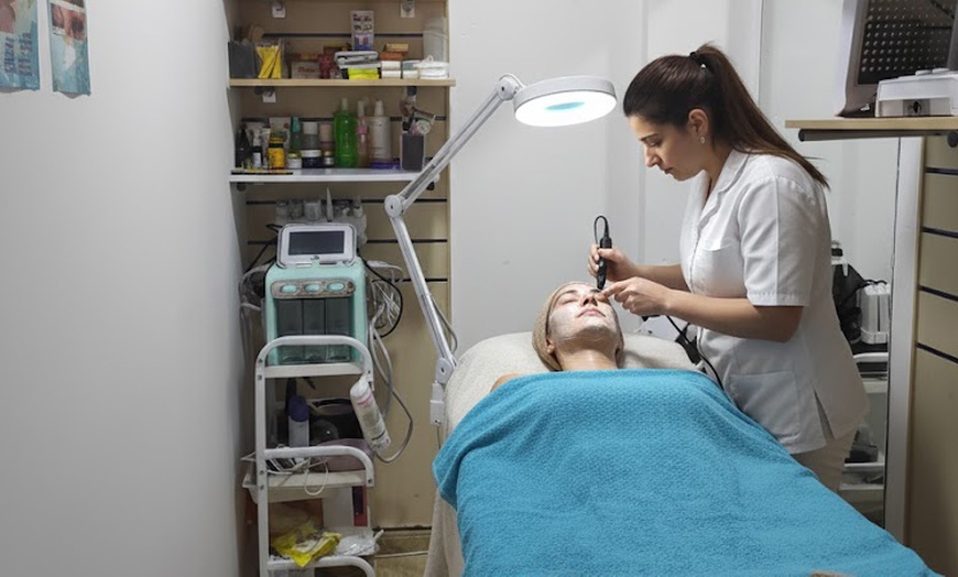 Image 2: Combo reductor con cavitación, láser lipolítico y masaje drenante