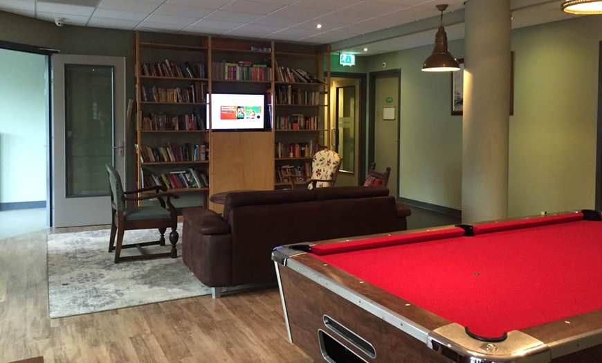 Image 11: Zaan Inn: twin- of king tweepersoonskamer of family suite met ontbijt