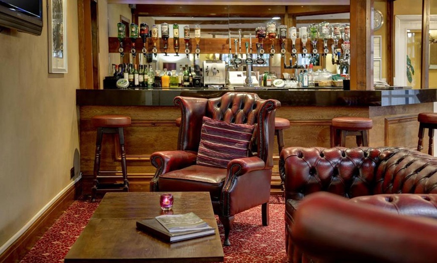 Image 4: Greater Manchester: All Inclusive Stay for 2