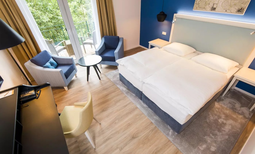 Image 3: Büsum: Doppelzimmer inkl. Therme, opt. Frühstück & 2-Gänge-Dinner