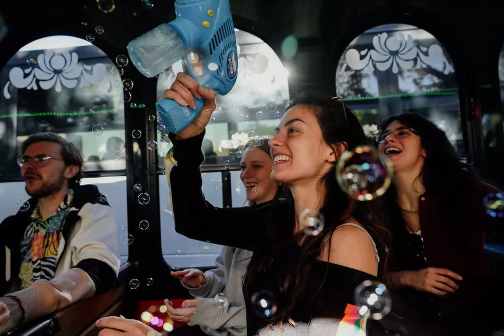 Laugh-Out-Loud "Nashville for Morons" Comedy Trolley Tour