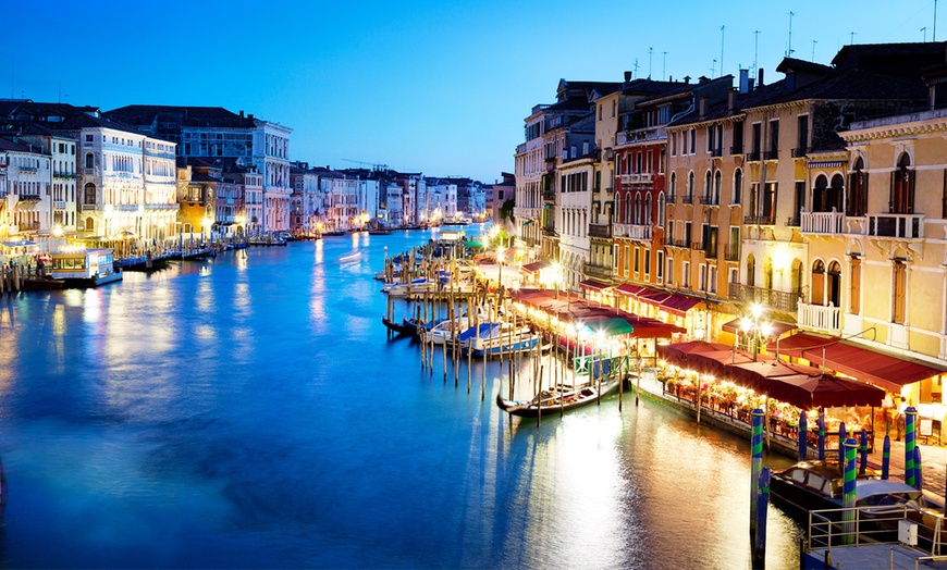 Image 5: ✈ 4* Venice With Flights