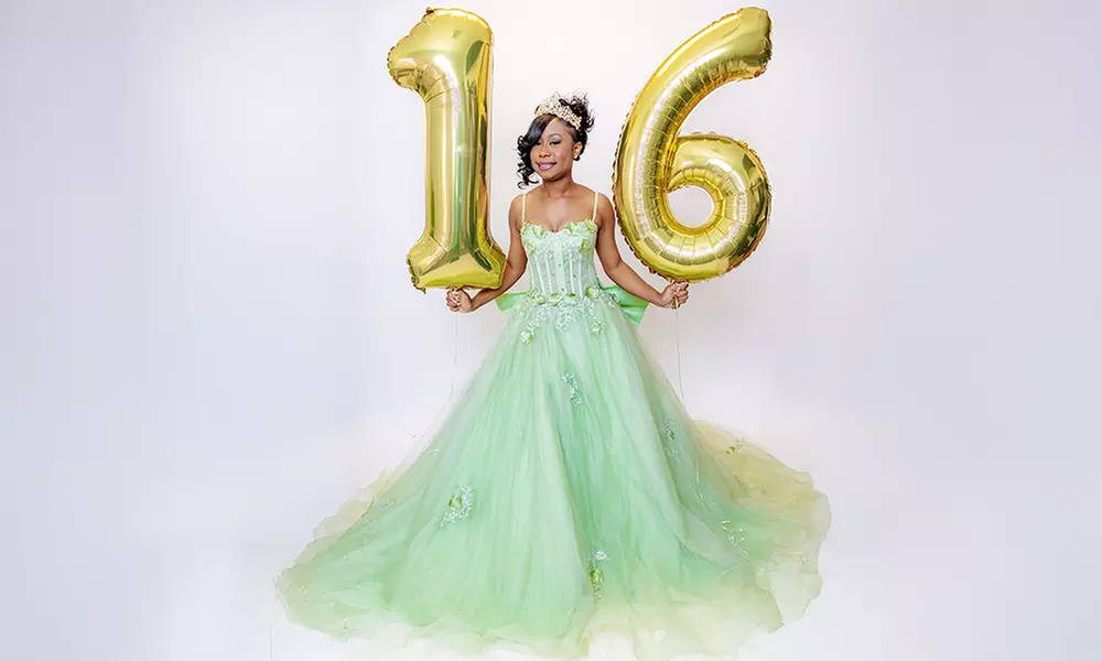 In-Studio Photography: 30, 60, 90 Min Shoots with 5, 15, 20 Digital Prints Respectively - Up to 50% Off - Second Medium