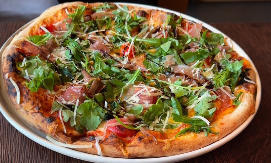 Image 3: Pizza oder Pasta inkl. Dessert & Getränk für 1 - 4 Personen