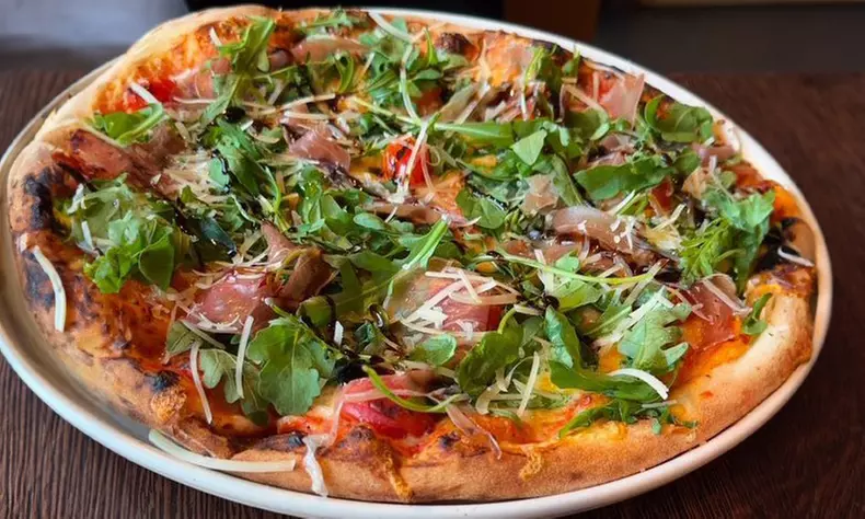 Pizza oder Pasta inkl. Dessert & Getränk für 1 - 4 Personen