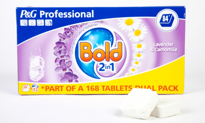 Image 3: Bold 2in1 Laundry Tabs