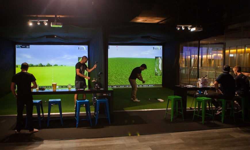 Image 4: 90-Minute Virtual Golf with Beer