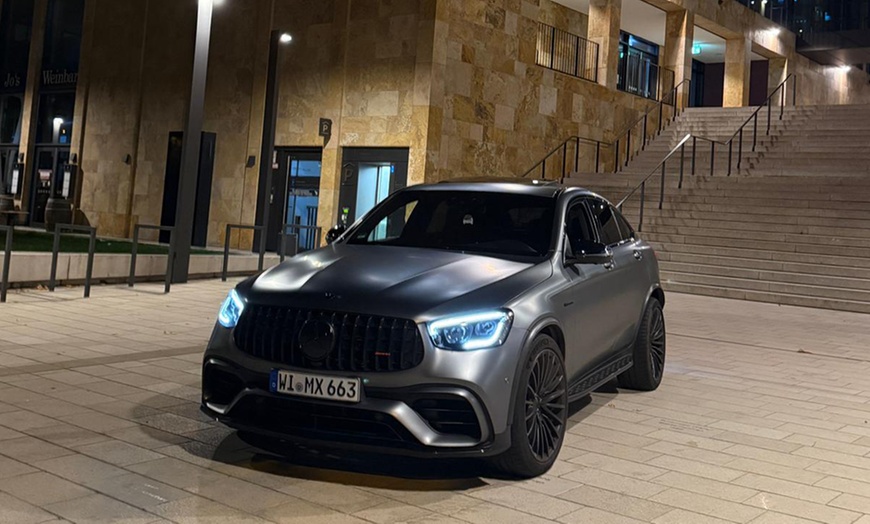 Image 4: Luxus-Sportwagen für 1 Tag: VW Golf 8R, Audi RS Q8 & GLC 63s erleben