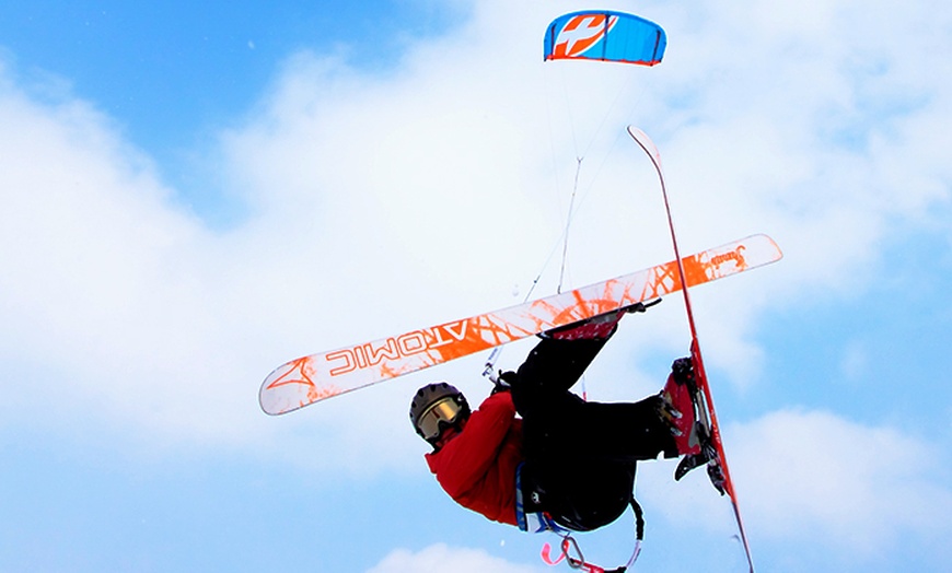 Image 7: Snowkiting