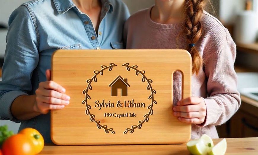 Image 4: Schneidebrett mit 3 Geburtsblumen und Namen von Justyling