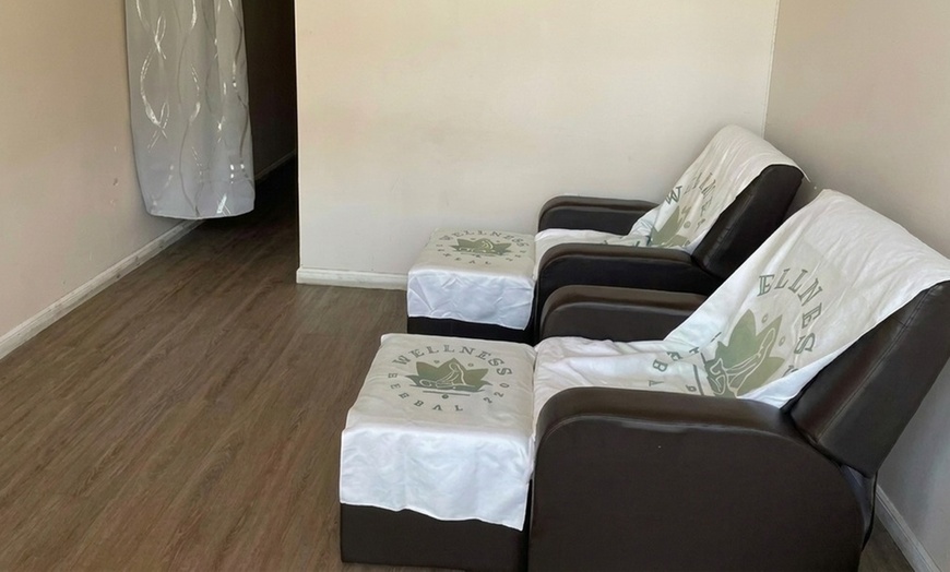Image 3: Swedish Massage Sessions with Stretch & Couples Massage Options