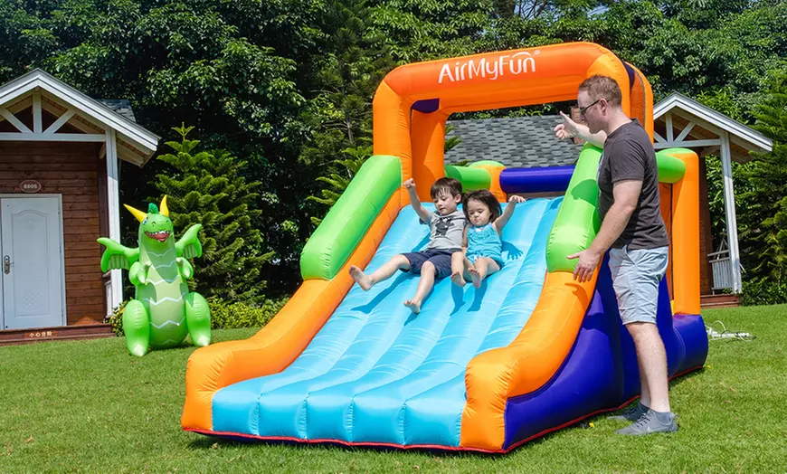 Image 1: Château gonflable Airmyfun pour enfant avec soufflerie permanente