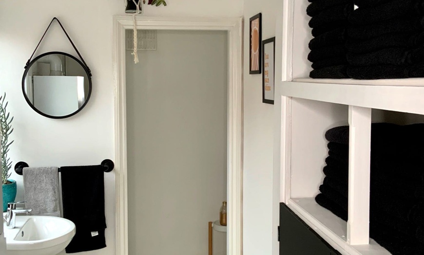 Image 4: Relaxing Spa Treatments with 30, 60, or 90 Minutes Massage Options