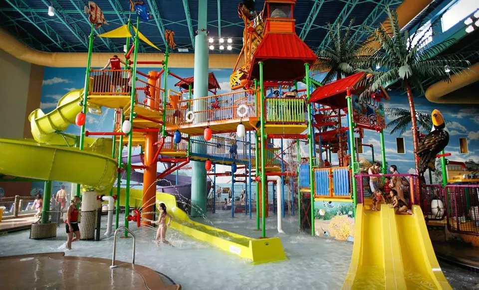 One-Night Stay for Up to Six with Water-Park Passes at KeyLime Cove in Gurnee, IL - Primary Image