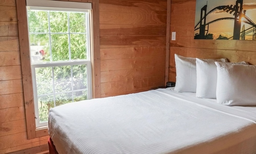 Image 11: Family-Friendly Lakeside Cabins Stays at Cedar Point