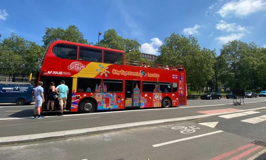 Image 9: Hop On Hop Off Tour - London at City Sightseeing 