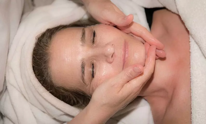 Massage du visage Skintao Cocooning ou bien-être Ayurvédique Abhyanga