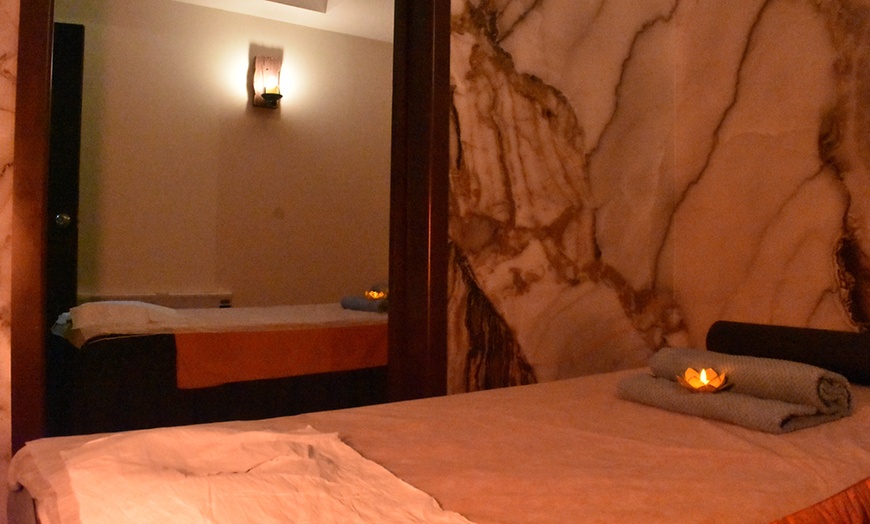Image 9: 60 or 90-Minute Choice of Couples Massage With Hot Stone Upgrade