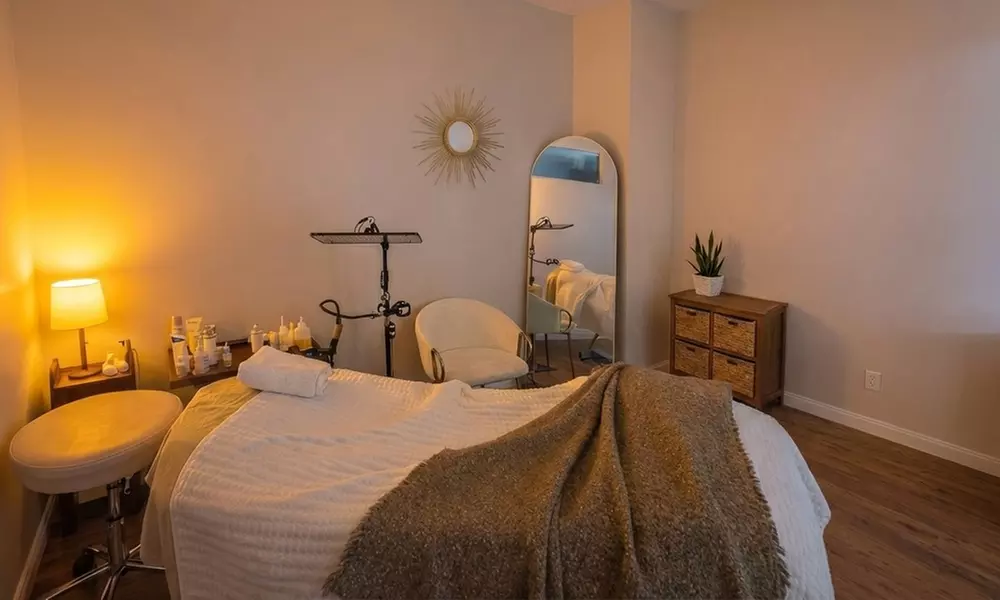 Facial with Enzyme Chemical Peel & Scalp, Neck and Shoulder Massage