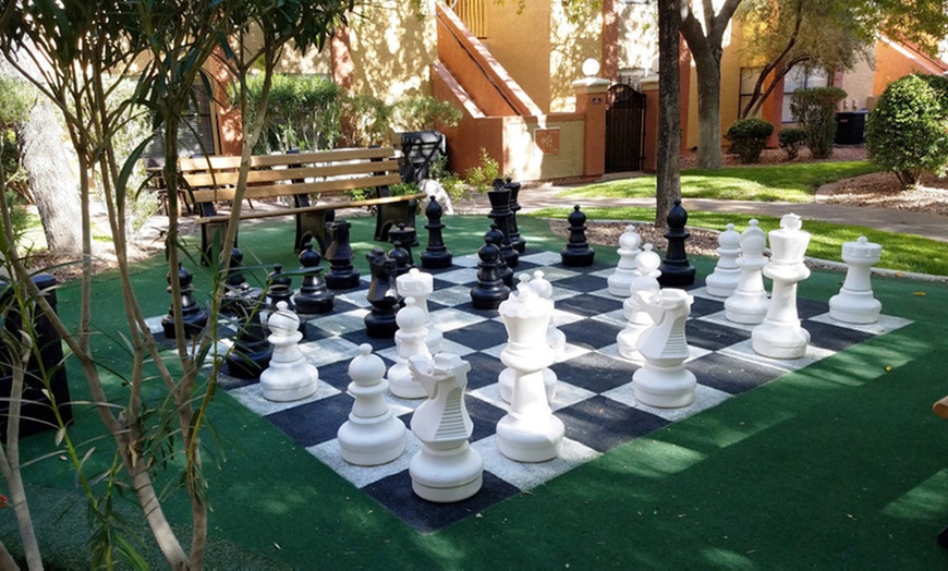 Image 16: Spacious suites minutes from the Strip and downtown Vegas