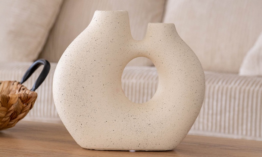 Image 30: Vaso decorativo in ceramica