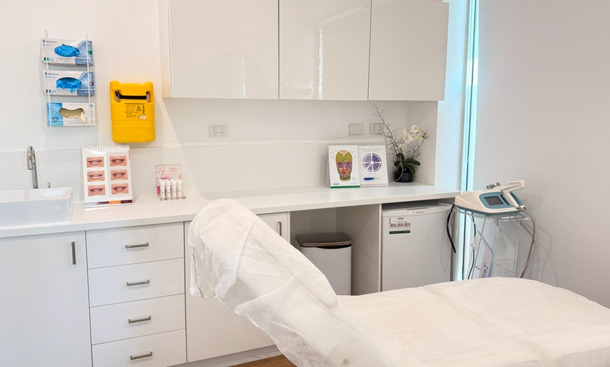 Image 2: Radiant Skin w/ 60 Minute Ultimate Hydrating Facial with Optional LED 