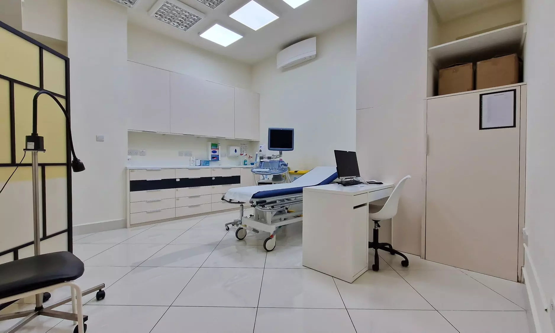 Achieve a Dazzling Smile at 66% Off at SW11 Medical & Dental Clinic!