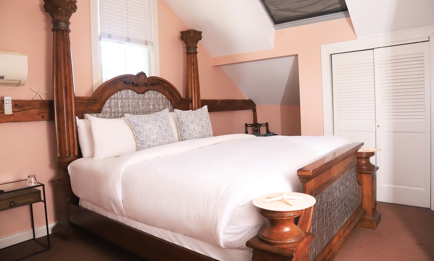 Image 8: Charming Stay at Hartstone Inn in Camden, ME
