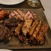 Image 3: Parrillada para 2 o 4: aperitivo, entrantes, postres, bebida y vino
