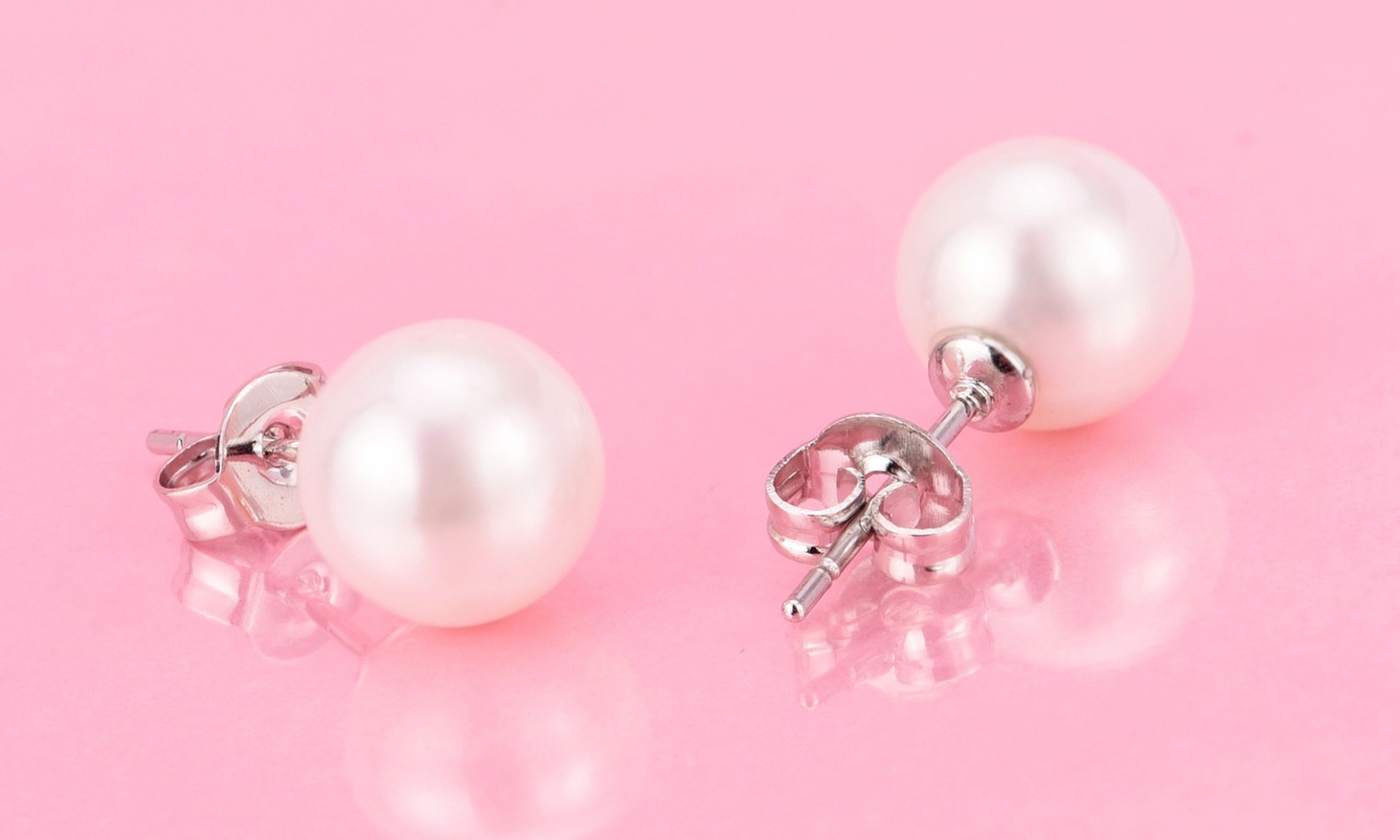4.00 CTTW Cultured Pearl Earring in 18K White Gold