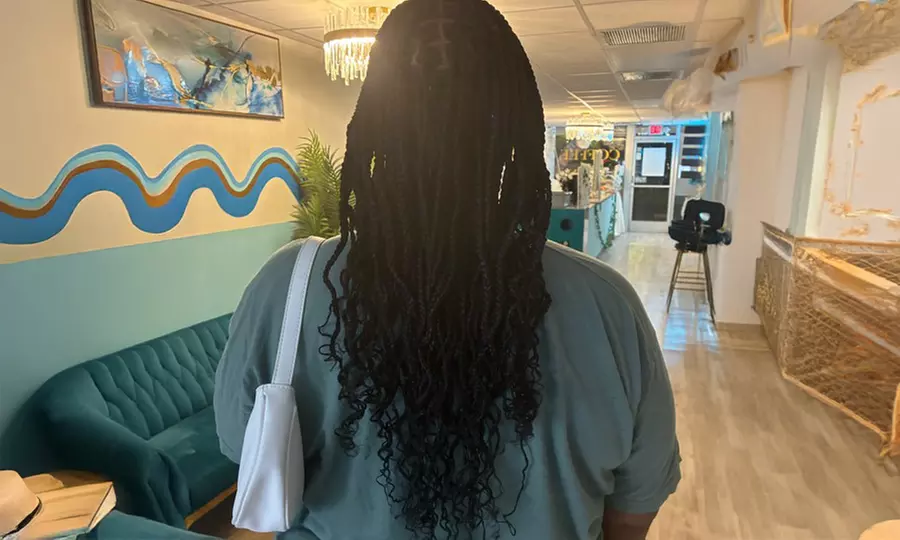 Small, Medium or Large Knotless Braid Session or Men's Braids