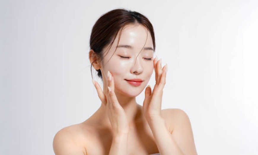 Image 3: 1 or 2 Choices of Any Chemical Peels for up to Two People