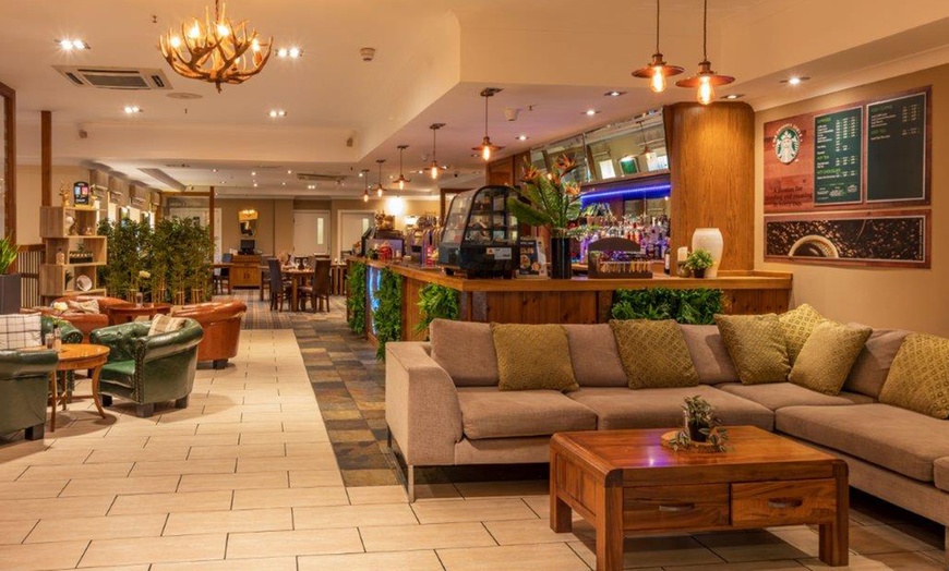 Image 17: West Yorkshire: 4* Standard Double or Twin Room with Breakfast & Wi-Fi