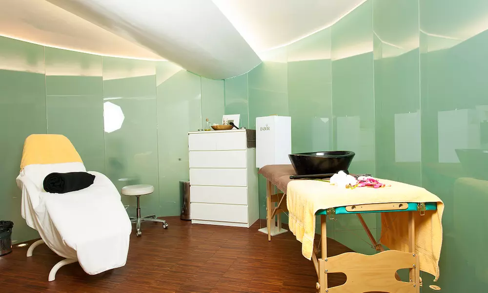 20-50 Min. Teilkörper- oder Ganzkörper-Massage z.B. Aromaöl- oder Hot-Stone-Massage für 1 Pers. (bis 39% sparen) - Primary Image