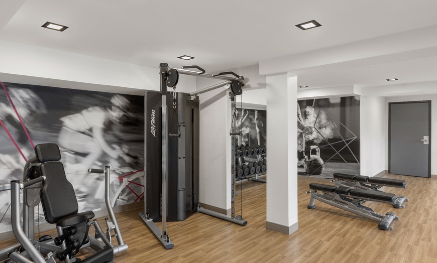 Image 21: Modern Stay with Easy Access to NYC