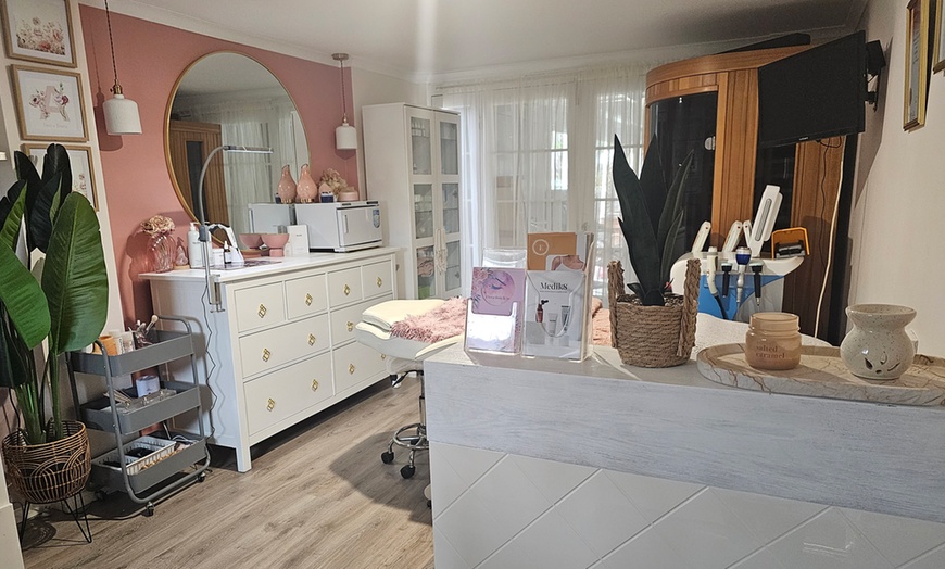 Image 2: Ultimate Medik8 Brightening Facial, Peel, and LED Light Therapy