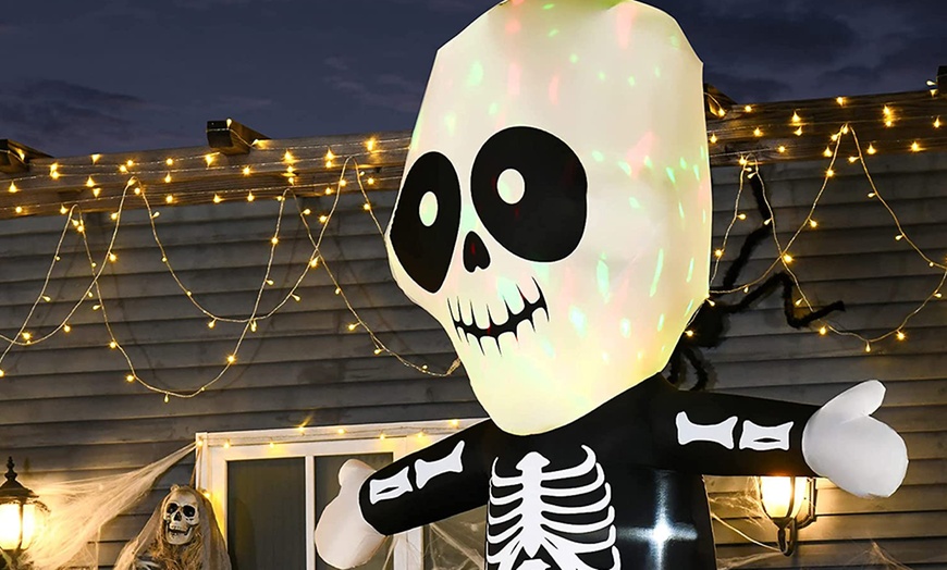 Image 33: HomCom Halloween Inflatable Decorations, Ghosts and Skeletons