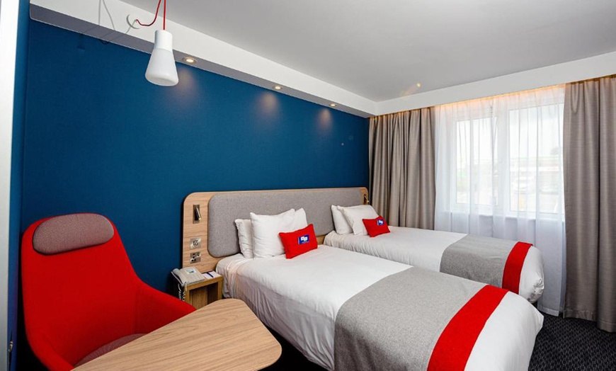 Image 8: Kent: 1 or 2 Nights with Breakfast, Welcome Drink