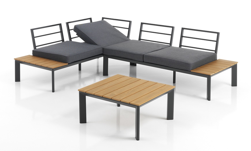 Image 18: Modulaire hoekbank tuinset met tafel van het merk Tomasucci