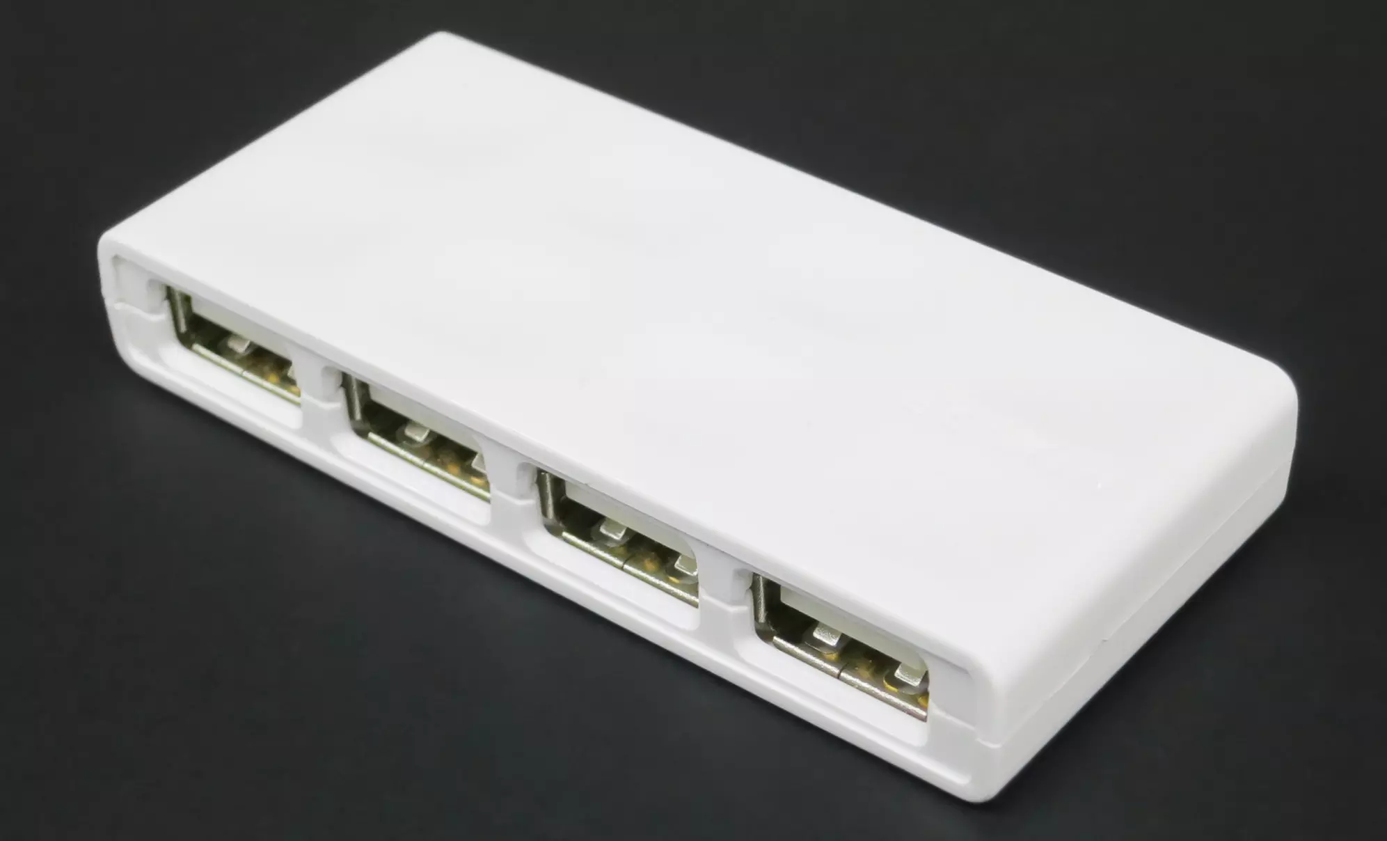 Belkin 4-Port Hi-Speed USB 2.0 Mobile Hub (F5U404-BLK) - Primary Image