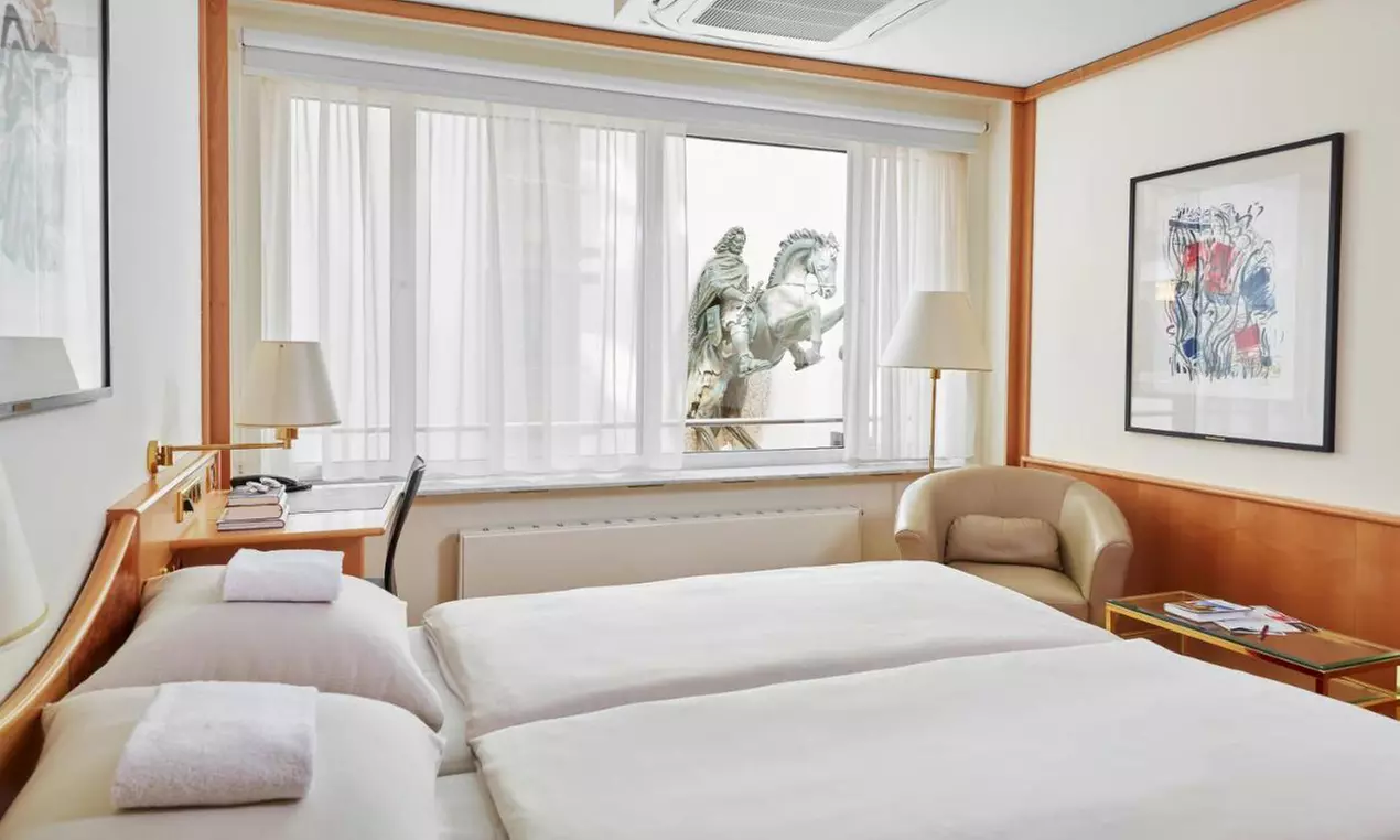 Berlin: 1-4 Nächte für Zwei mit Frühstück & Freigetränken im 4* Living Hotel Großer Kurfürst Berlin an der Museumsinsel - Primary Image