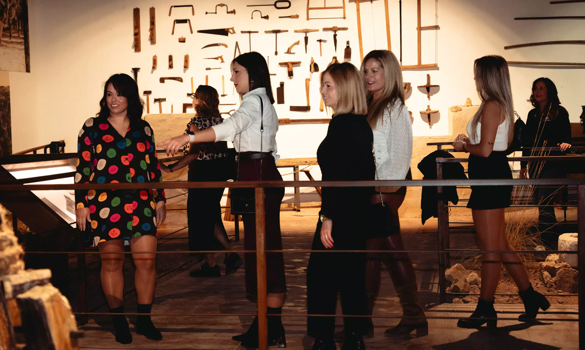 Experiencia de cata de vinos a elegir para 2 con picoteo y botella