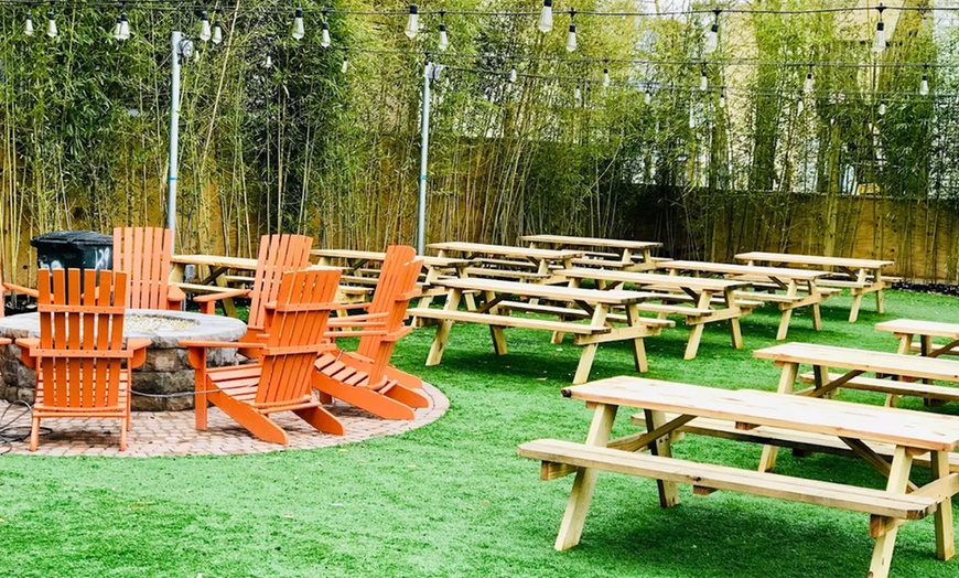 Image 9: Beer Flight & Bar Pie Combos + $50/$100 Food/Drink Credit