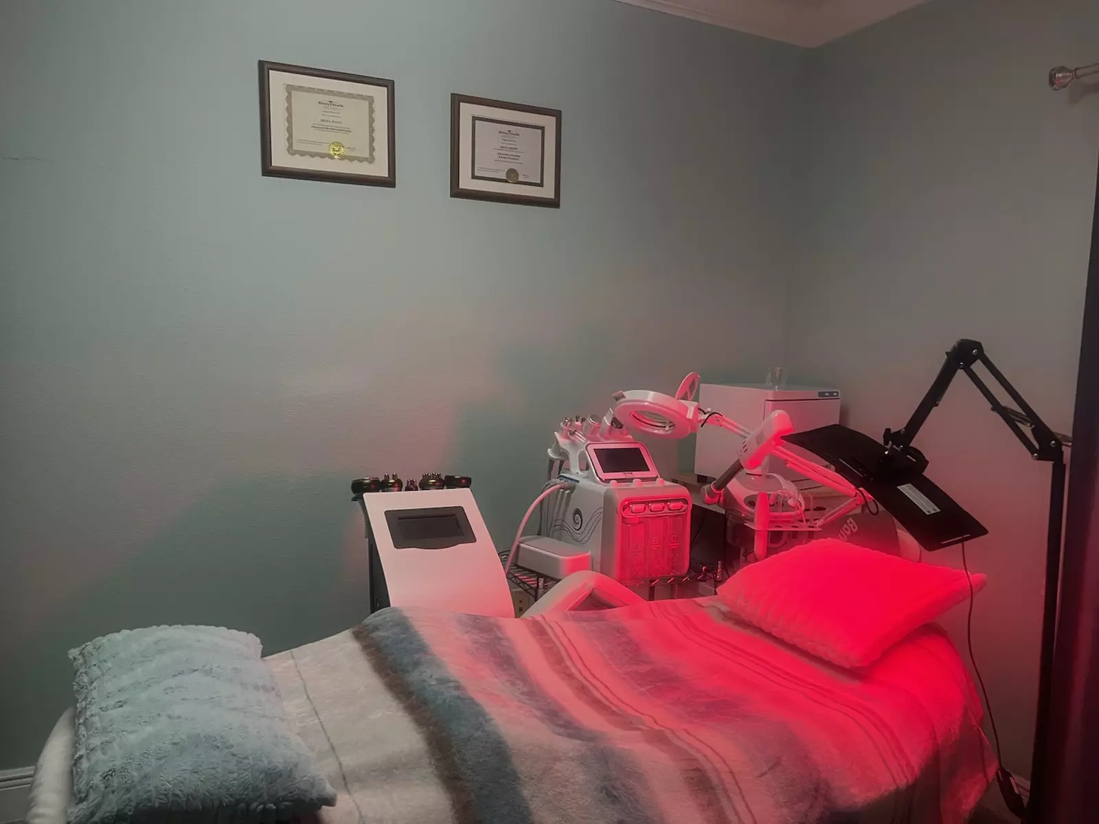 Experience Renewed Skin with Microneedling Treatment Options