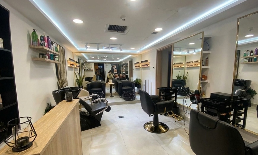 Image 2: Refresh Your Look with Expert Hair Care & Styling for Ladies & Gents