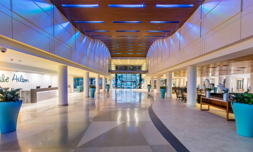 Image 16: ✈ 4-Day Puerto Rico Vacation at Caribe Hilton w/ Air & F&B Credit