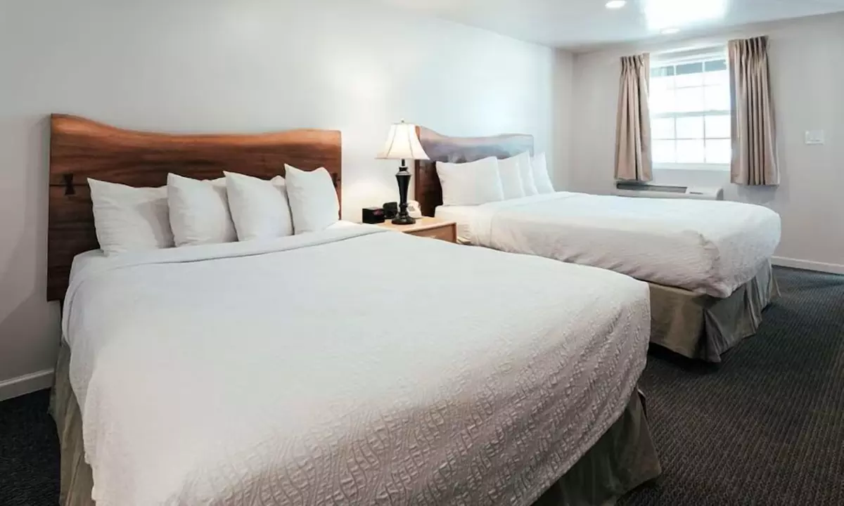 Stay with Home-Style Dining & Pool Access at Bryce Canyon Pines Lodge in Utah
