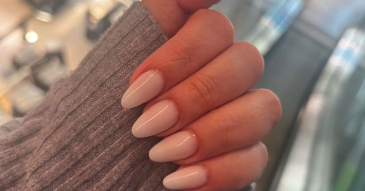 Servicio de uñas con gel o acrílico y esmaltado semipermanente en Madrid