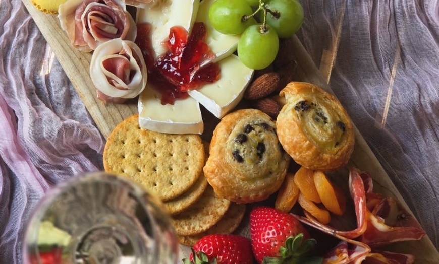 Image 8: Wine Flights, Glasses, Charcuterie & Flatbread Pizza Experience
