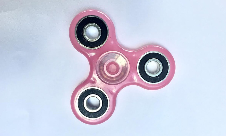 Image 4: Glow in the dark Spinners